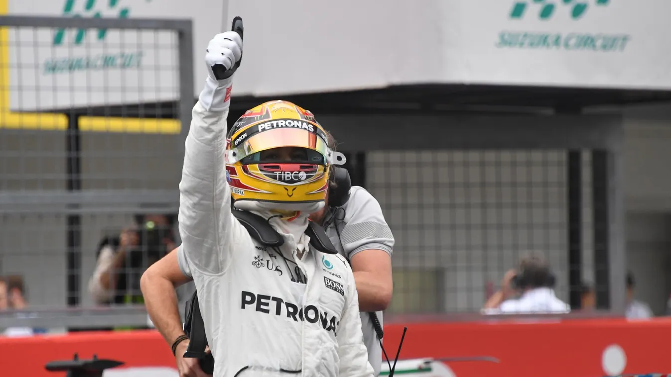 Elnöki gratuláció járt Hamiltonnak