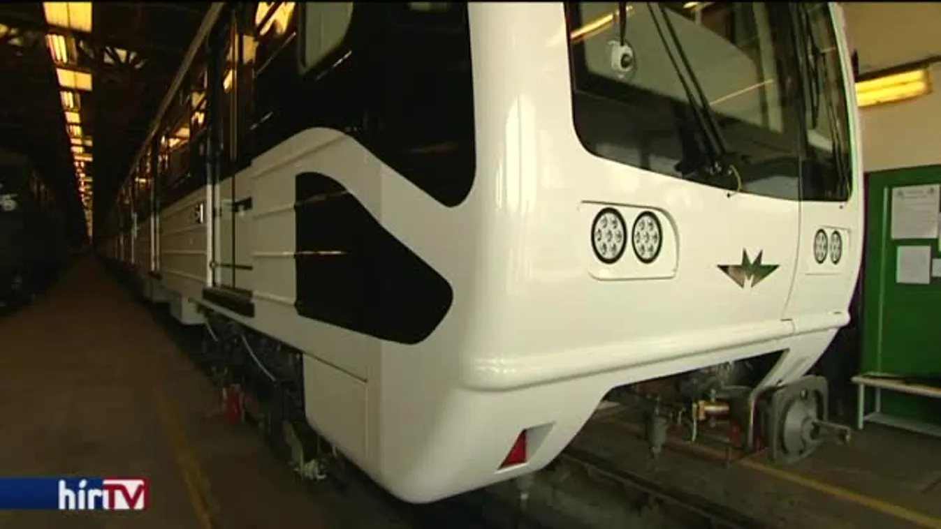 Szerdától fokozatosan állítják vissza a felújított metrókat