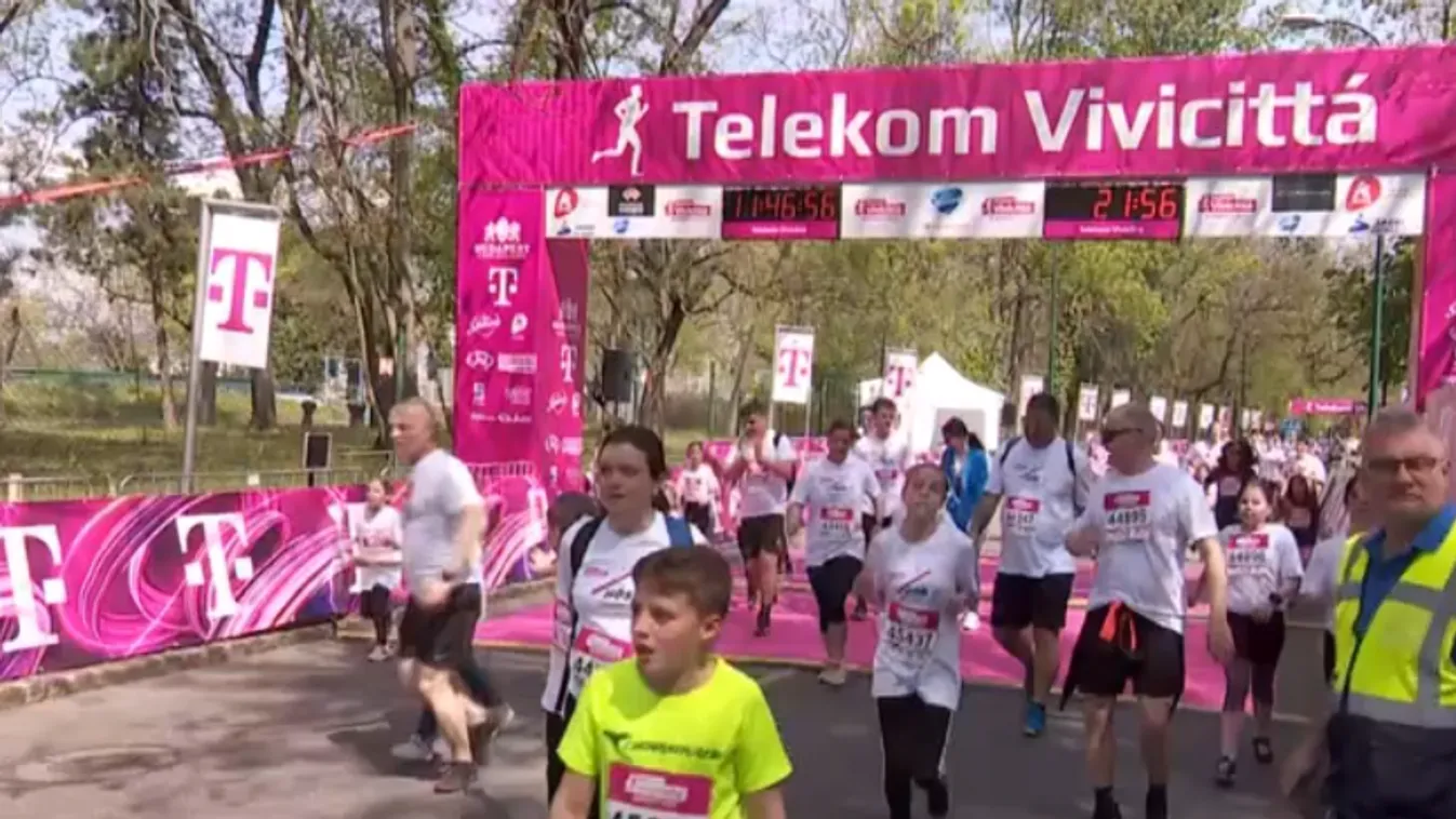 Több mint 19 ezeren húznak futócipőt a hétvégén a fővárosban