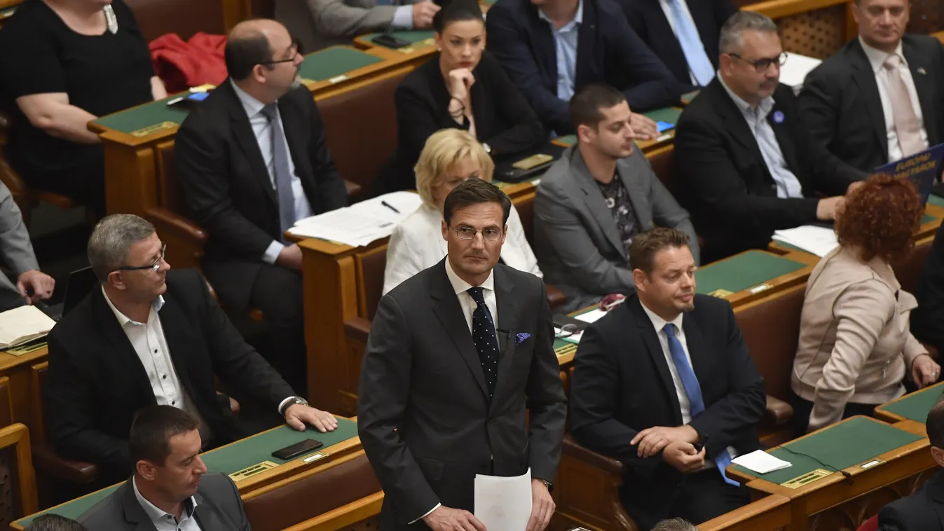 A zsidókat listázó Gyöngyösi Márton képviseli a Jobbikot az új EP-ben