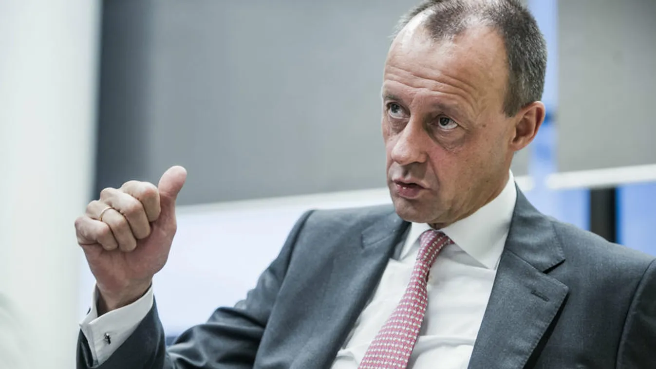 Már hárman is bejelentkeztek Merkel posztjára