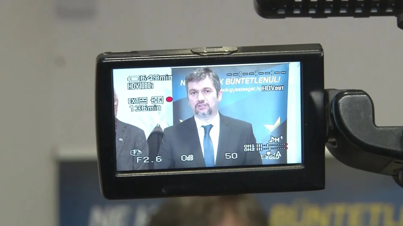 Bizalmi kapcsolat lehet Hadházy és több balliberális újságíró között