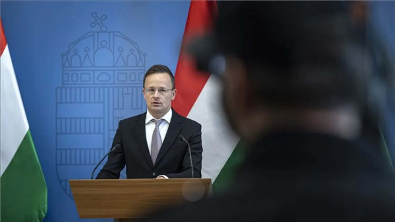 Szijjártó: A Flisom napelem-paneleket előállító gyárat épít Kecskeméten