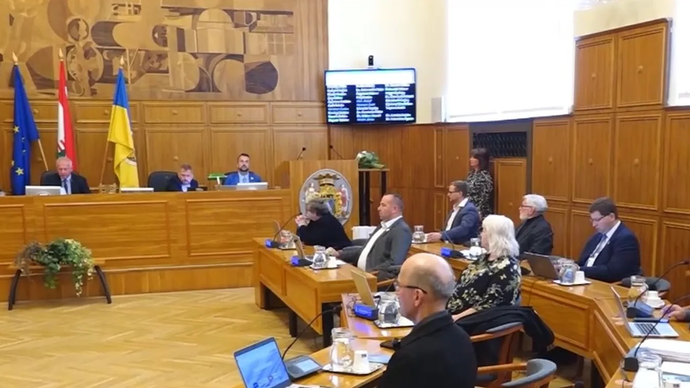 Közel kétmilliárd forinttal tartozik a pécsi önkormányzat a városkarbantartási cégnek + videó