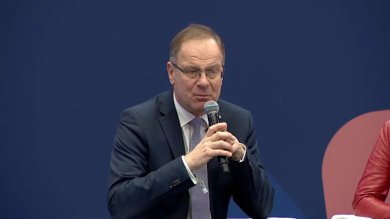 Látványos ünnepséggel kezdődik a programsorozat Veszprémben