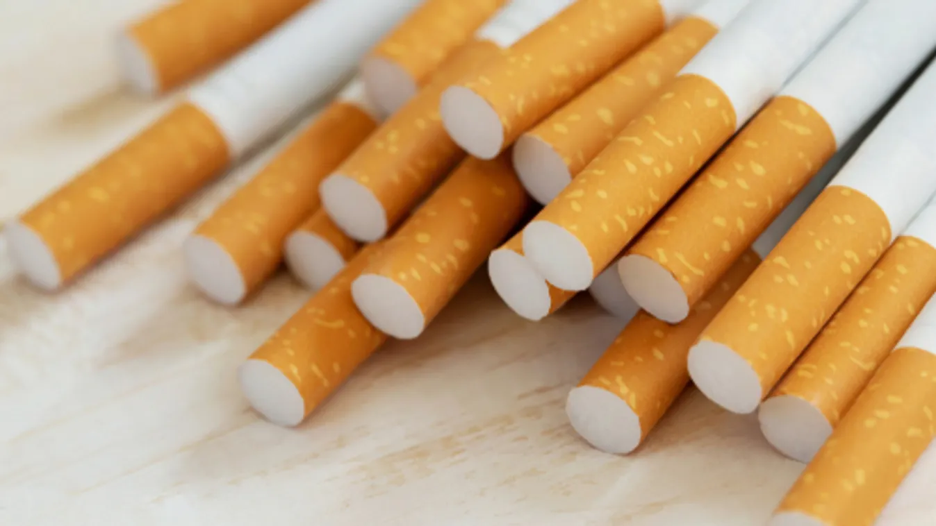 Csempészcigarettával bukott le egy szocialista politikus