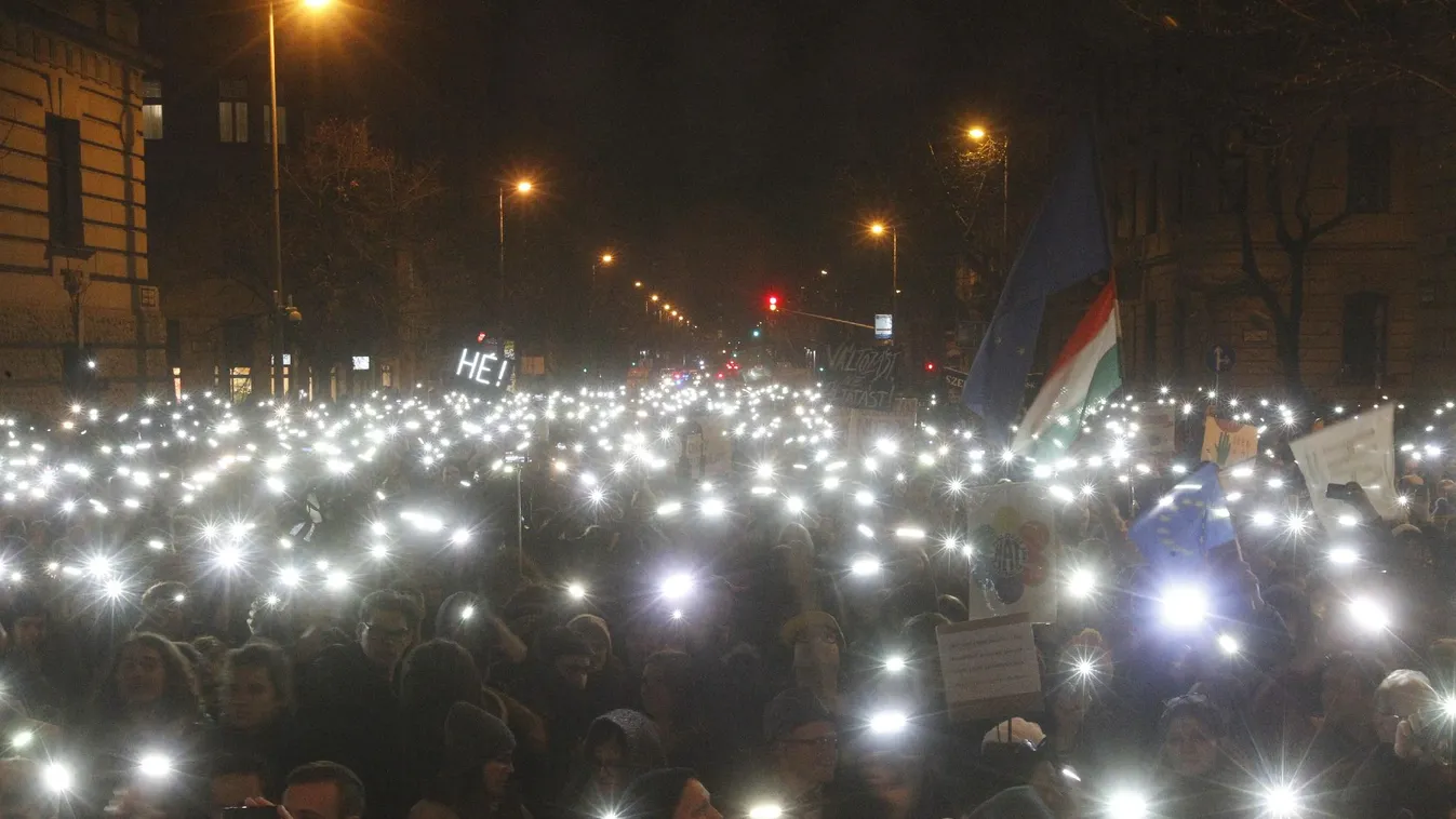 Ismét utcára vonulnak a diákok Budapesten