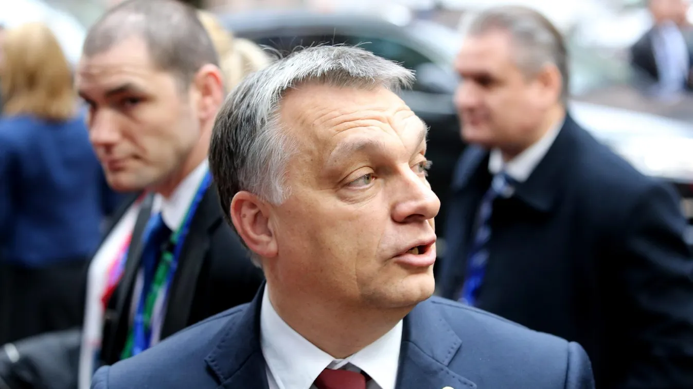 Ellenzéki vélemény: Orbán egy fejrázó plakátceleb