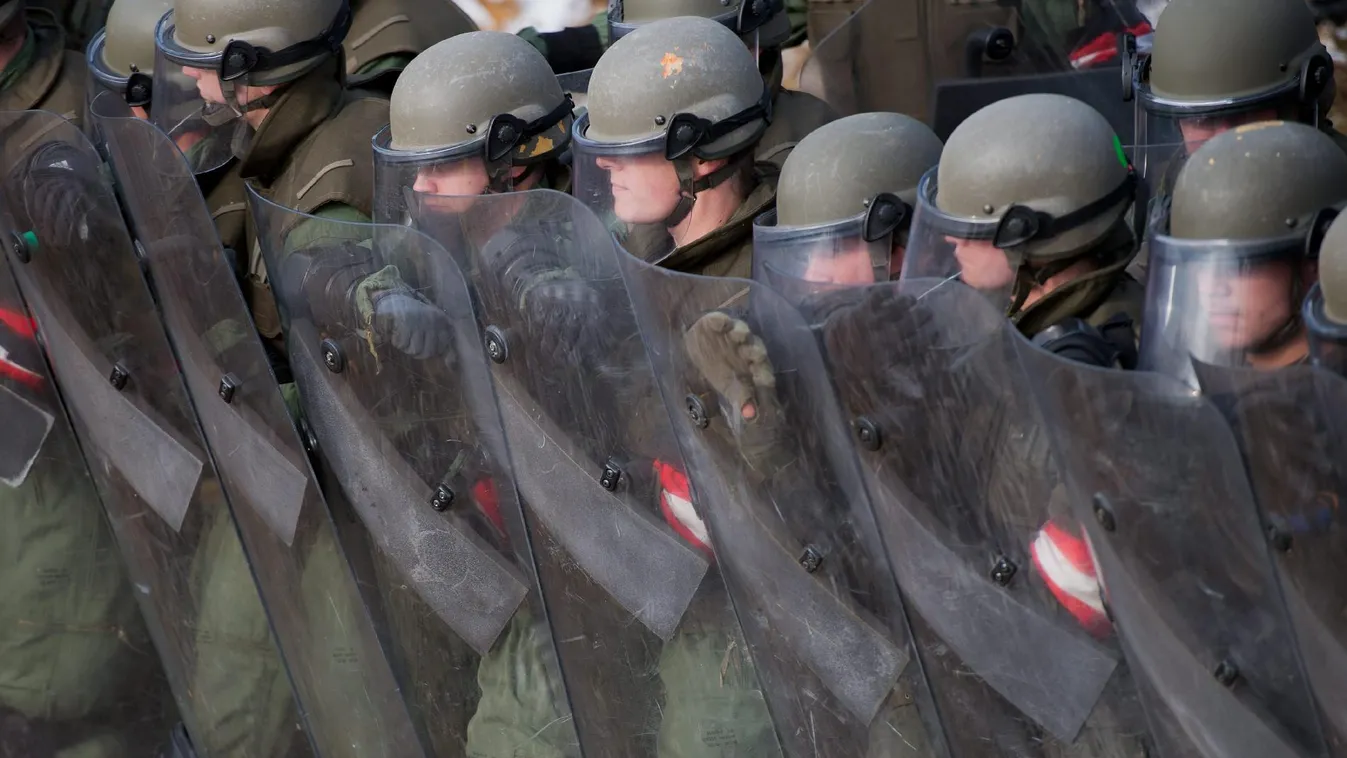 2020-ra az osztrák hadsereg kifogy a pénzből