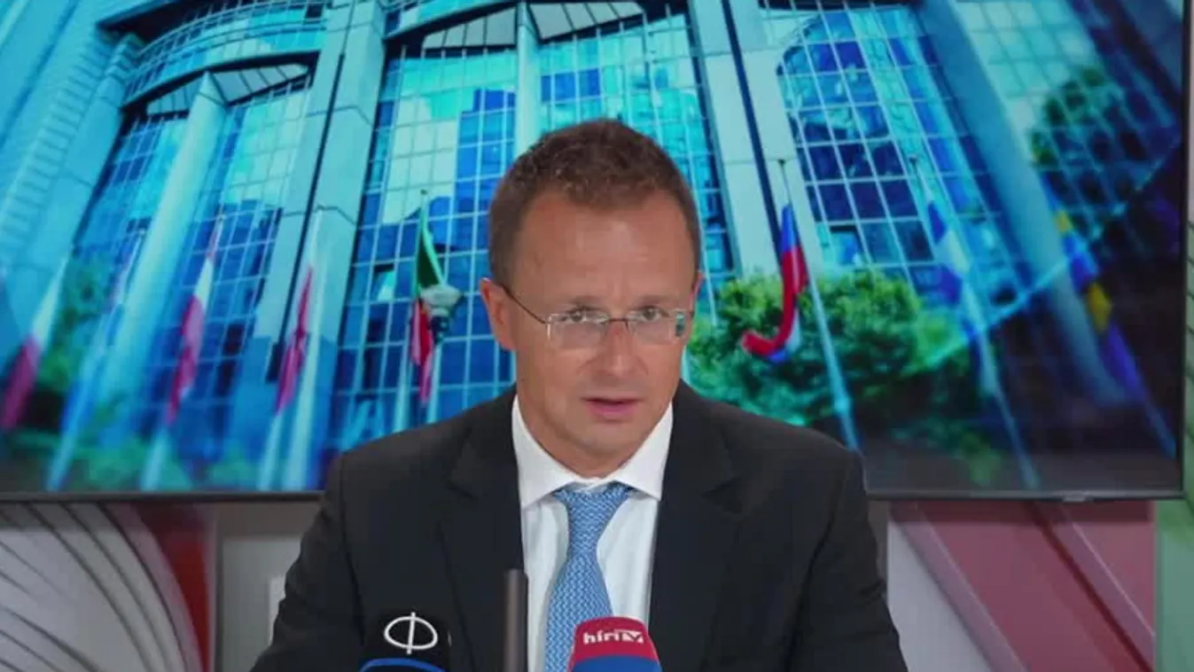 Szíjjártó Péter: Még négy évig szállítana fegyvereket Ukrajnába az Európai Unió