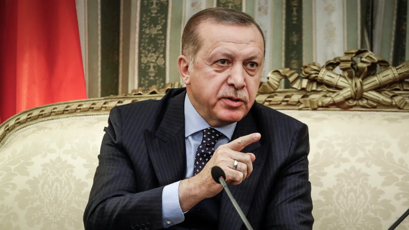 Erdogan szerint Macronnak ellenőriztetnie kellene elmeállapotát, Párizs hazarendelte ankarai nagykövetét