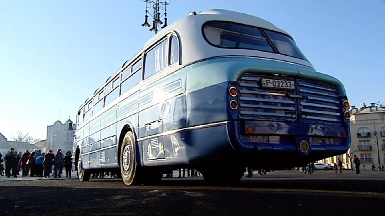 Különleges Ikarusok vitték a szerencséseket