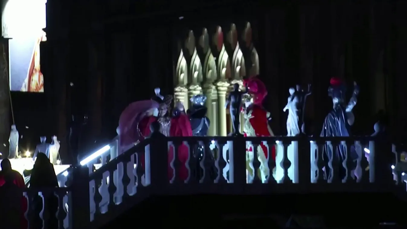 Grandiózus előadással kezdődött az idei karnevál Velencében