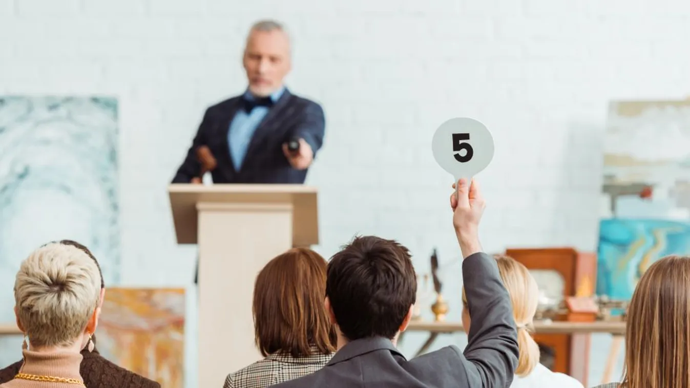 Vezető aukciósházak törölték orosz árveréseiket Londonban