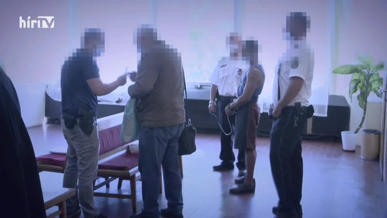 Riasztás: A bájkeverő