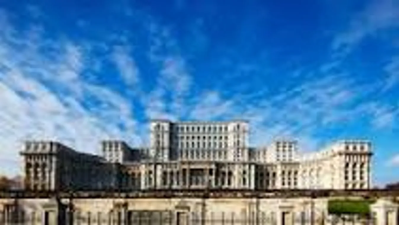 Romániában több tízezer embert bírságoltak meg a kijárási korlátozások megszegése miatt