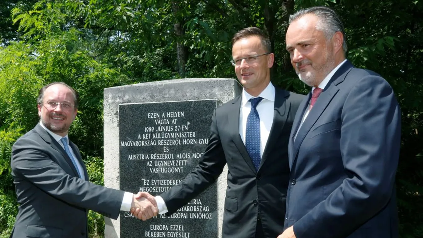 A vasfüggöny szimbolikus átvágásának 30. évfordulójára emlékeztek