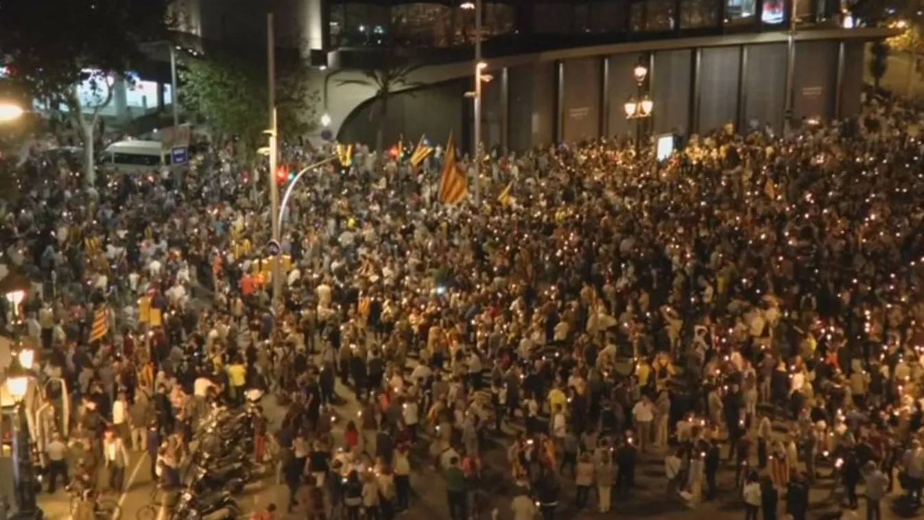 Több tízezren tüntettek Barcelonában