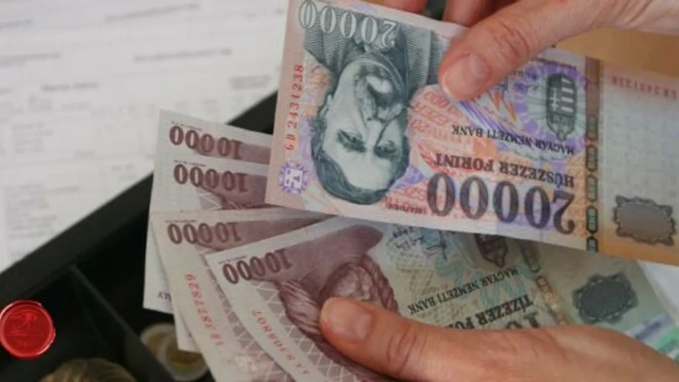 Jó hír: már decemberben tízezrekkel emelkedik a minimálbér összege