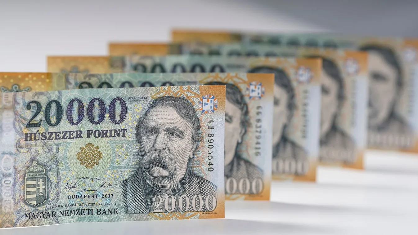 Csúcson a forint: Letarolja a lejt, a dollár is kapitulál