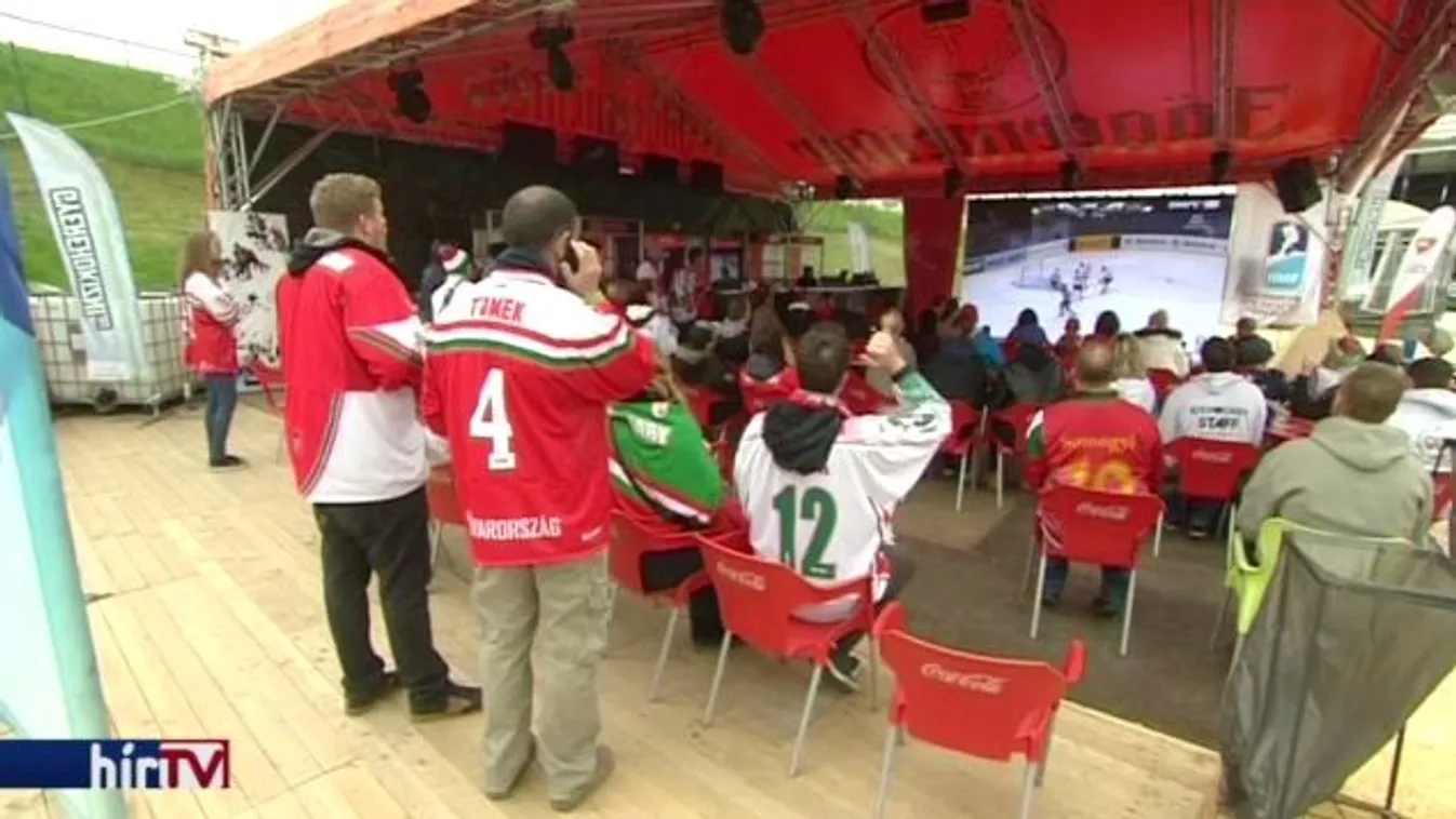 Közösségi szurkolás a hokisokért