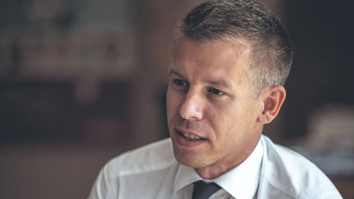 Ők állnak Magyar Péter mellett + videó