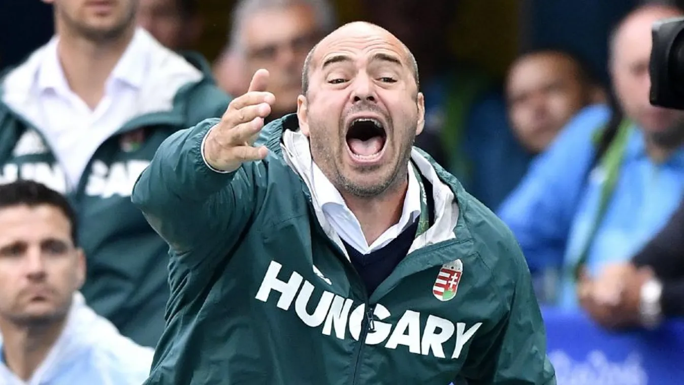 Távozik Benedek Tibor