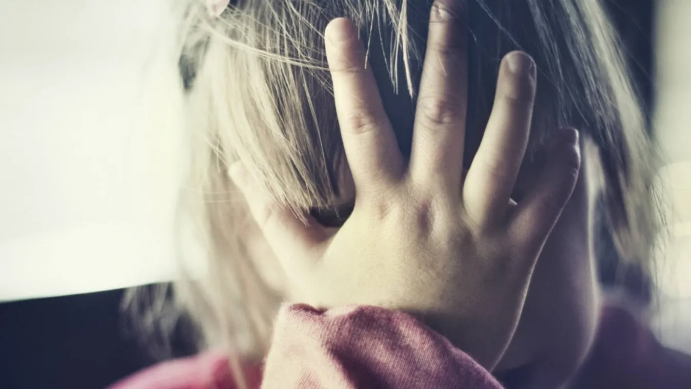 Hat évet kapott a gyermekeket művészeti táborokban molesztáló pedagógus