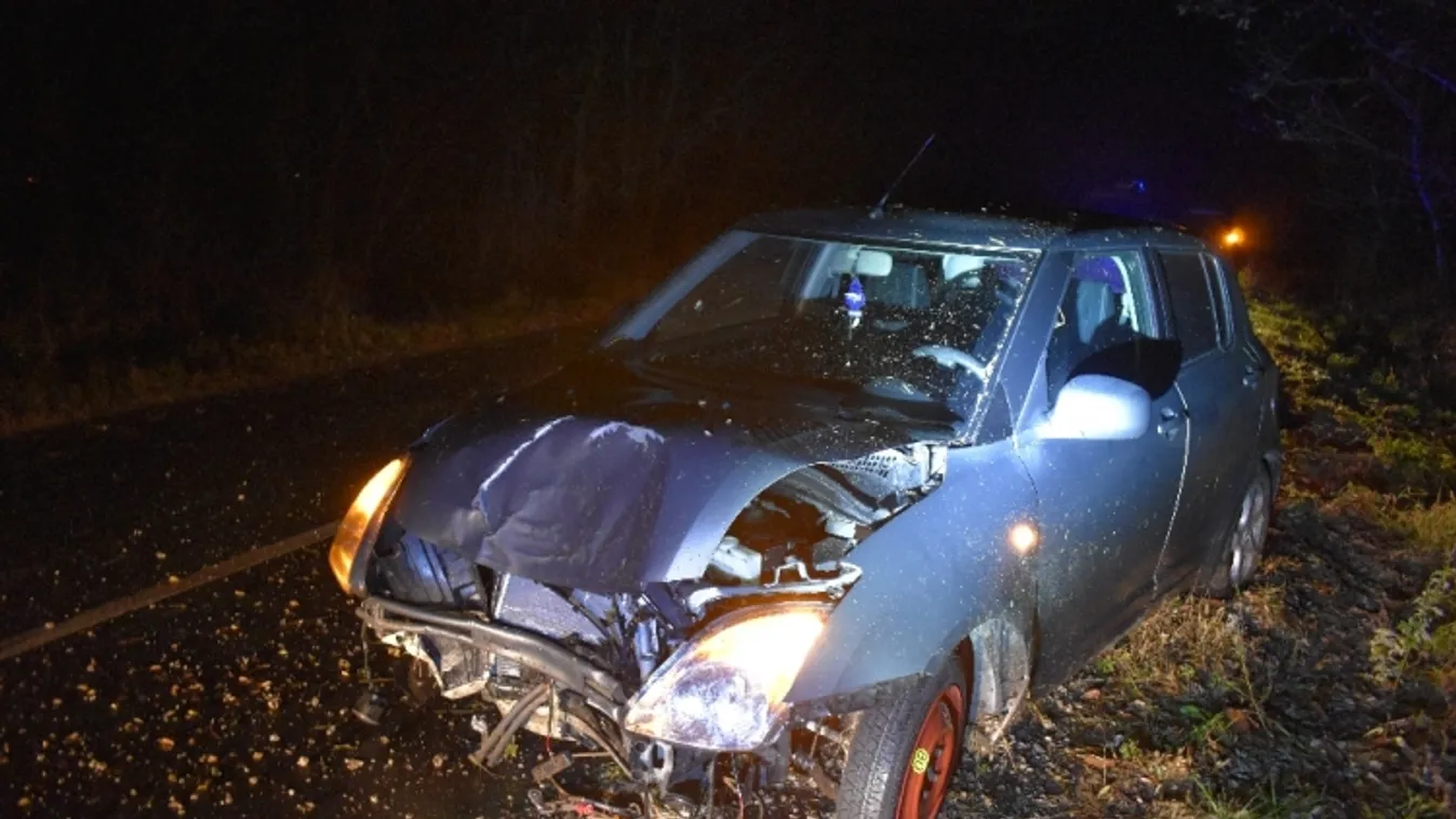 Csúnyán összetört a Suzuki, a gyorshajtó sofőrt kórházban ápolják