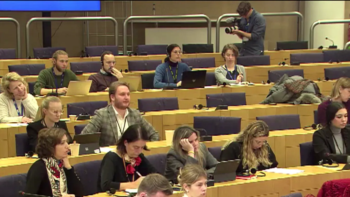 Európai híradó: Az Orbán-kormánnyal kritikus jelentéstevők nem tartják elegendőnek a magyar vállalásokat