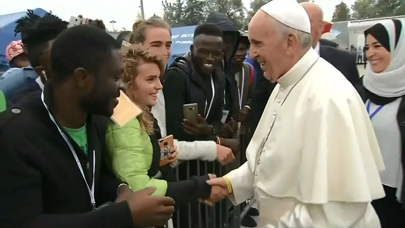 A menekültek gyorsabb befogadását sürgeti a pápa