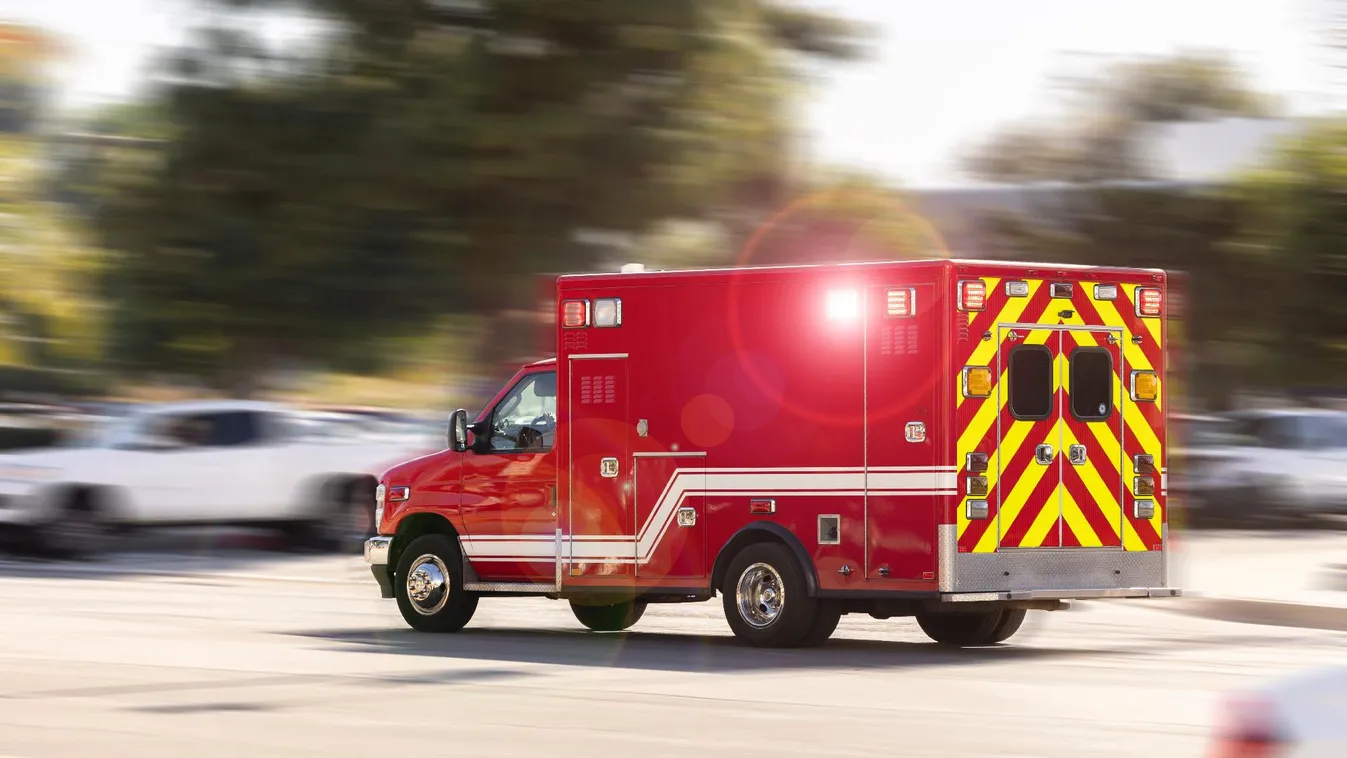 A tömegbe hajtott egy autó a PSG-szurkolók győzelmi ünneplése közben