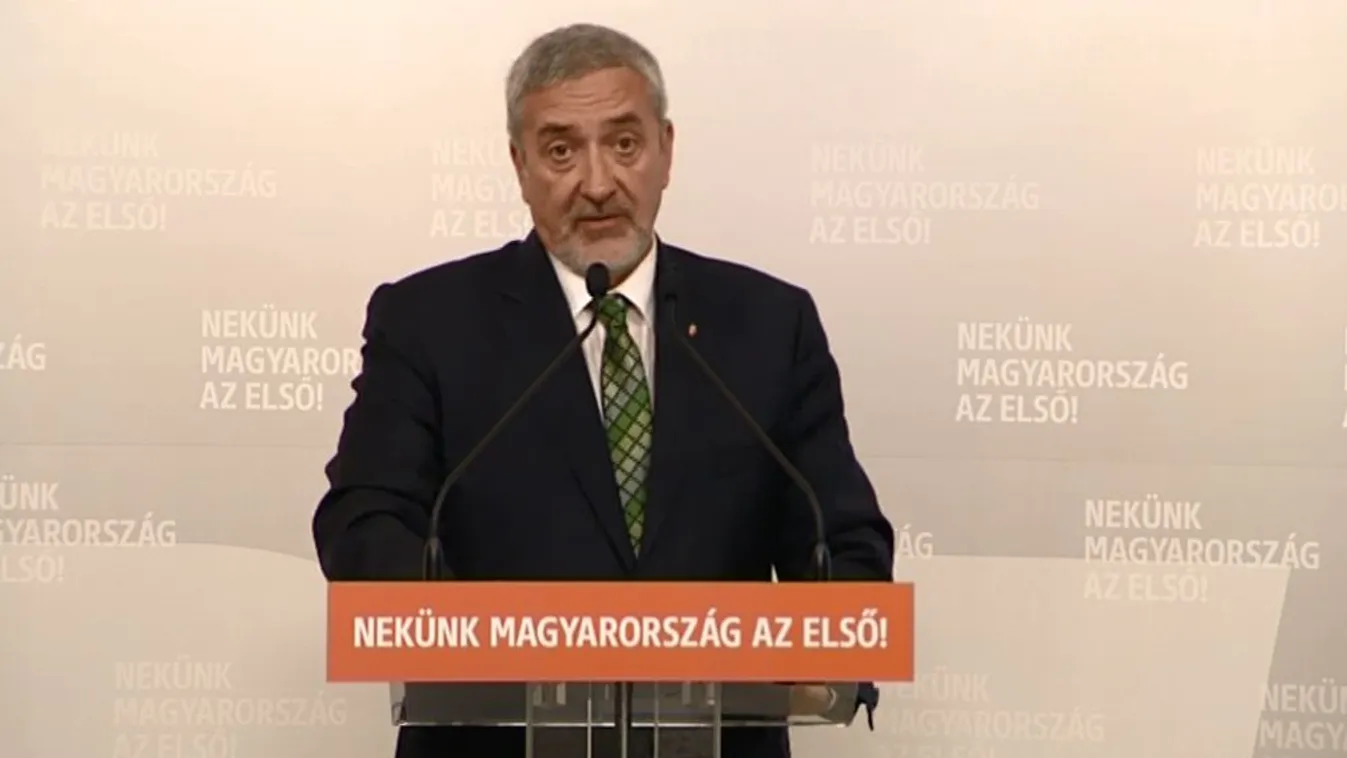 Fidesz: Nagy a sumákolás a migránskártyák körül