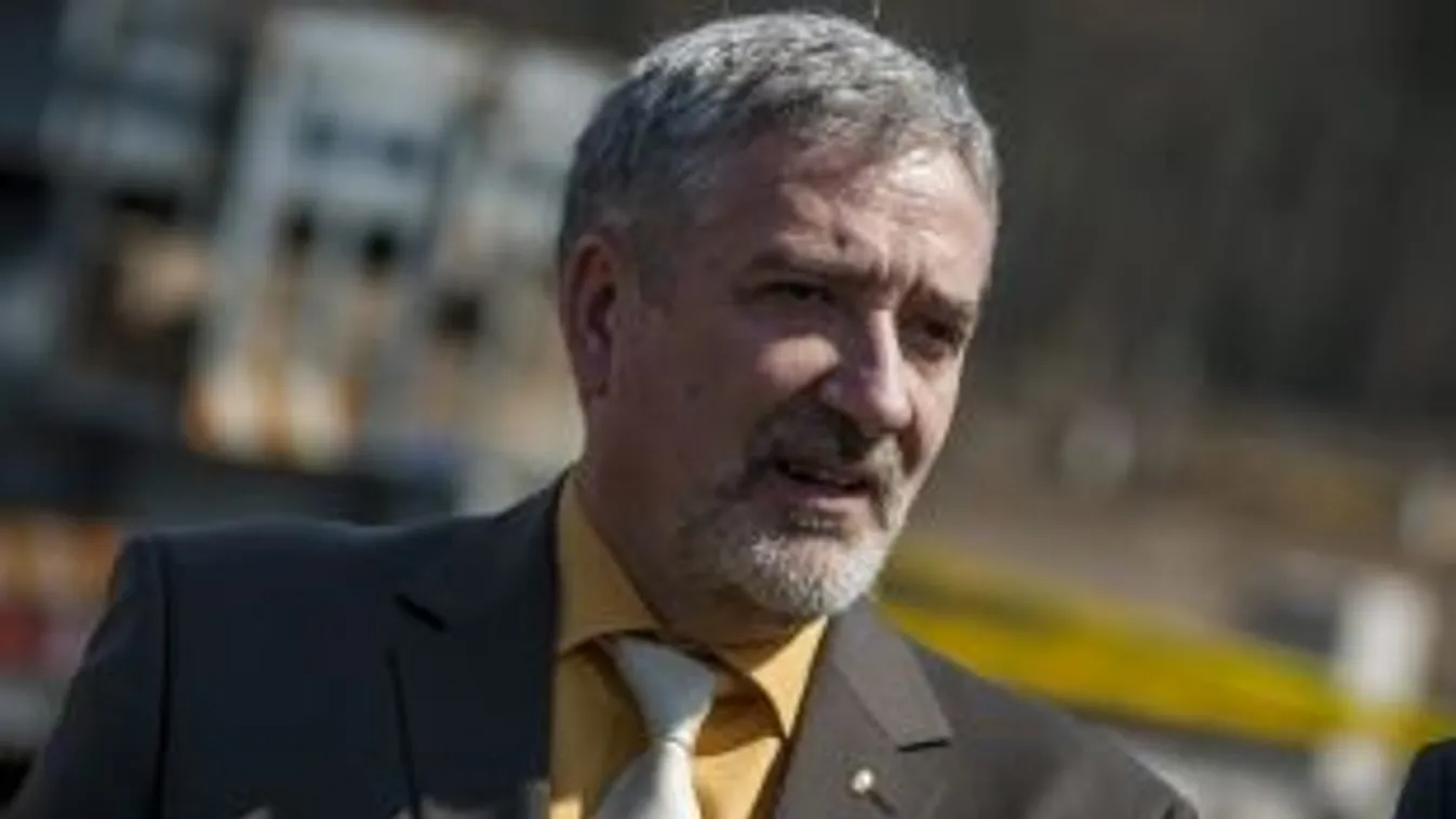 Halász János: A baloldal tart a magyar emberektől