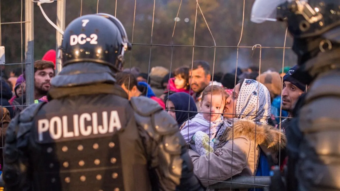 Be kellett vetni a rohamrendőröket a határon