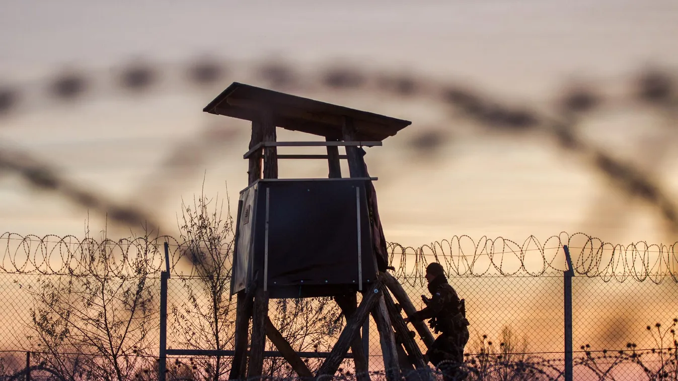 2500 katona vár készenlétben