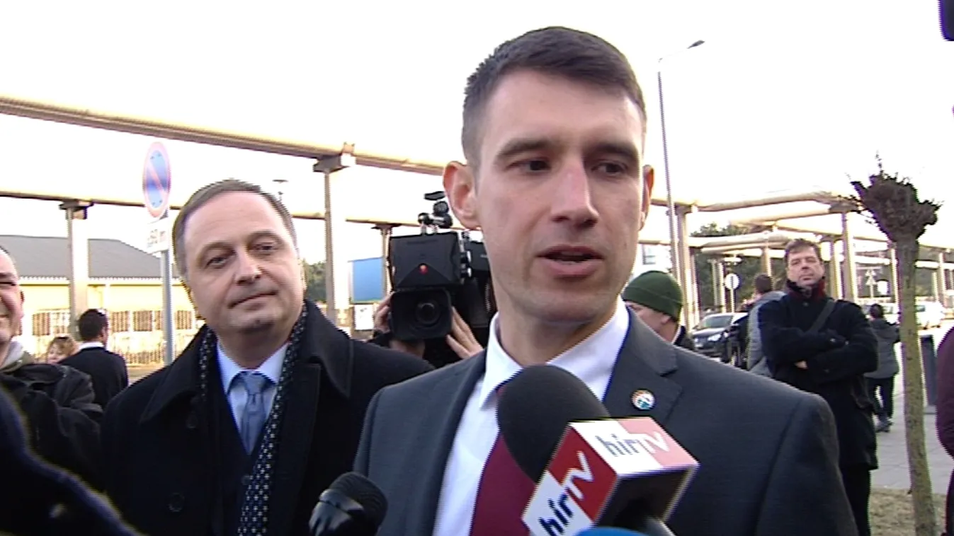 A zsidó nő megverésével hencegő Szávay helyére zsidókat listázó politikust jelöl a Jobbik