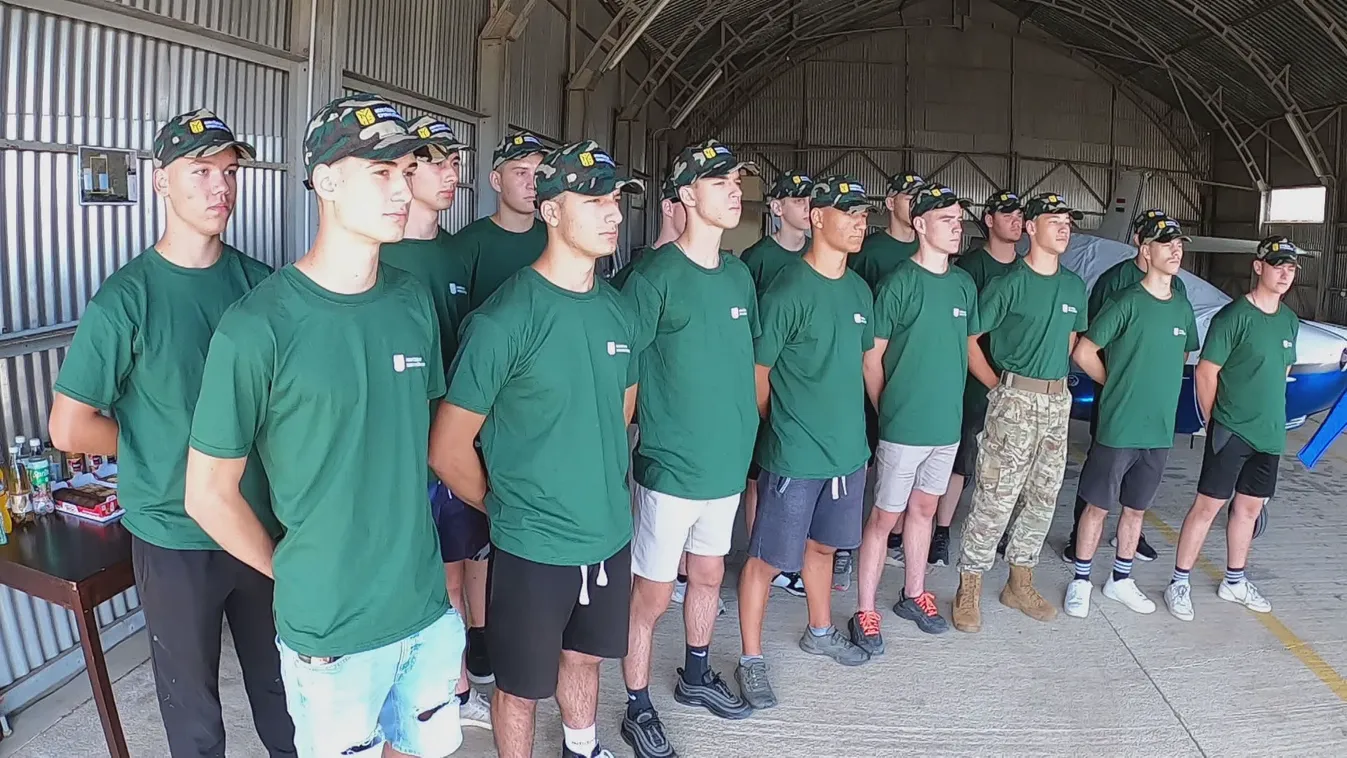 A Nemzeti Sportszövetség ejtőernyős tábora