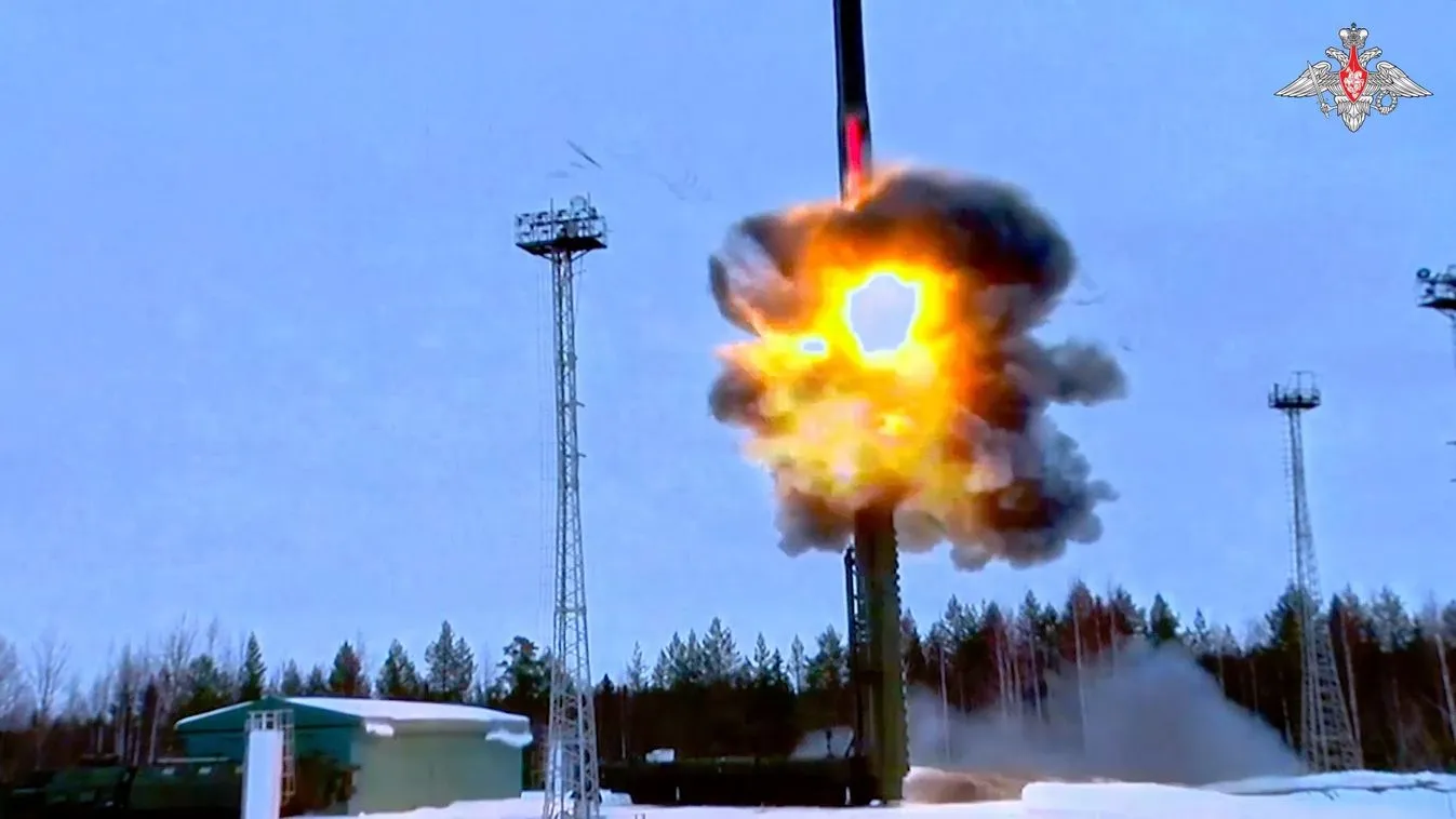 Félelmetes fegyverrel tartott erődemonstrációt Putyin