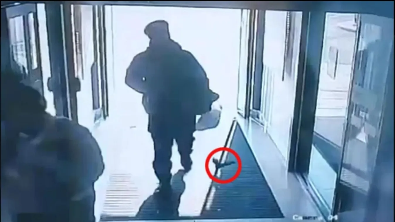 Ijesztő dolgot látott meg a biztonsági kamera felvételen a szálloda tulajdonosa