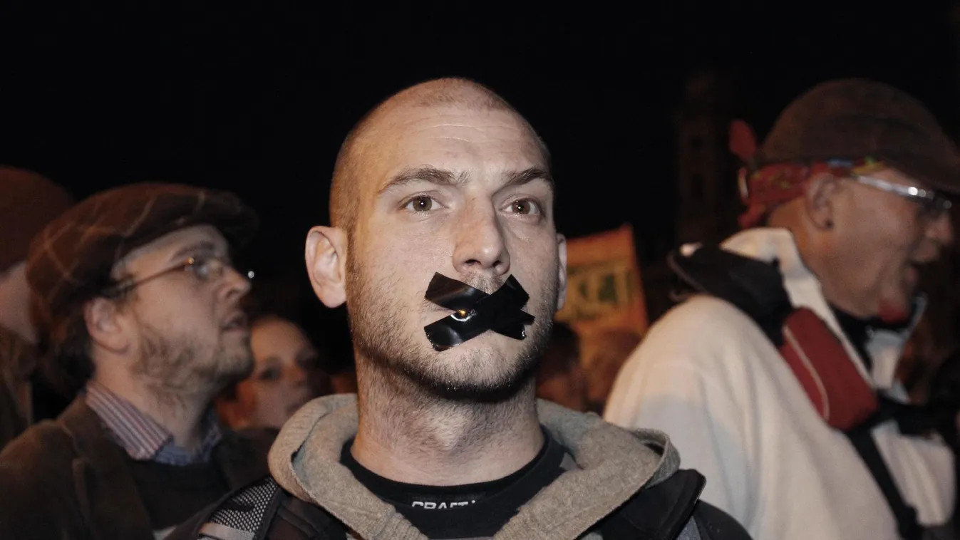 Oknyomozó újságíróknak fizet Brüsszel