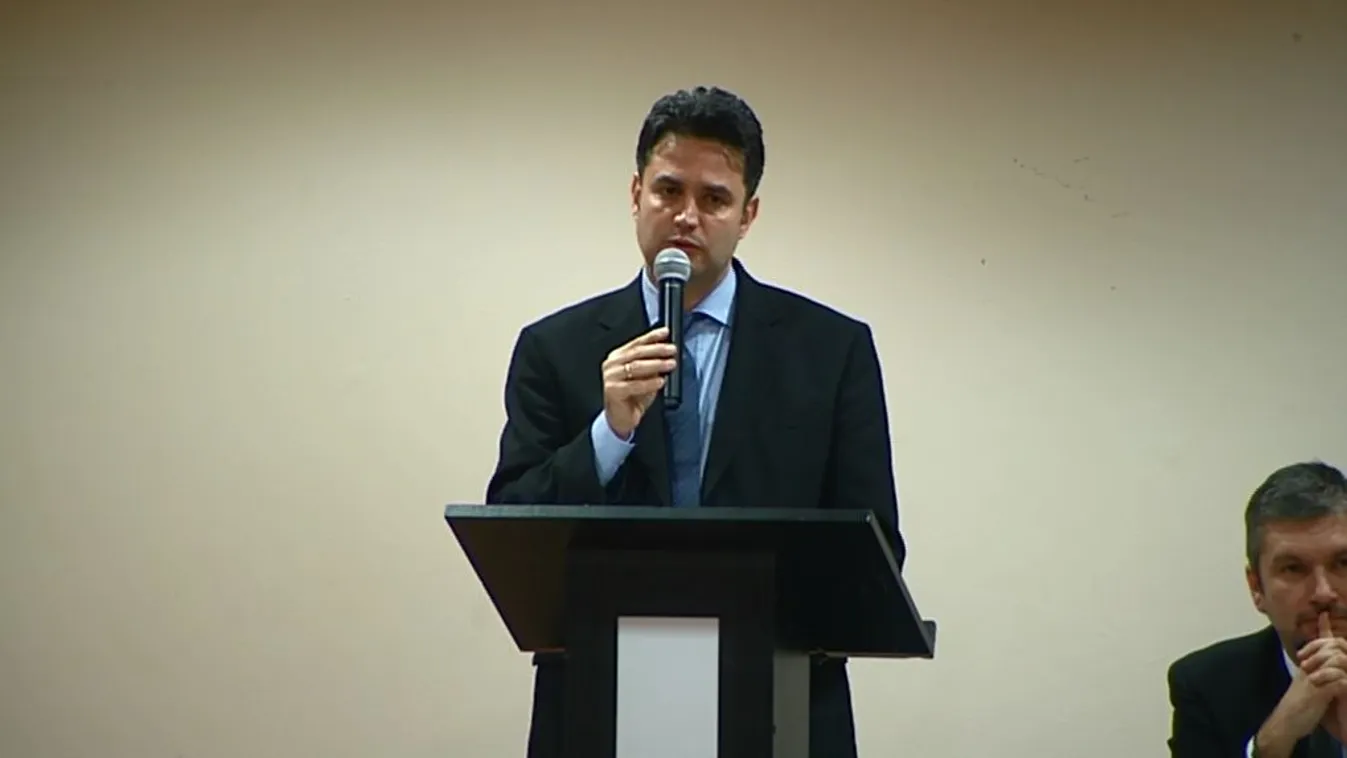 A beruházást kritizálja Márki-Zay Péter is