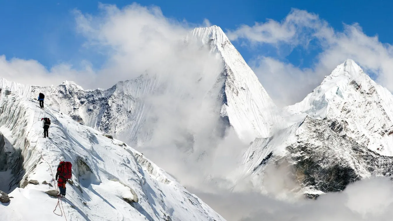 Több mint 35 tonna szemetet szedtek össze a nepáli hegyekről