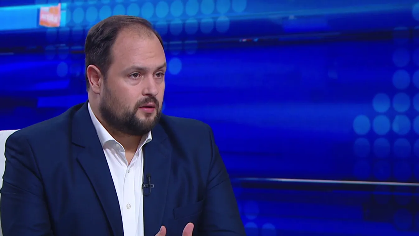 Négy és fél százalékos nyugdíjemelés jön novemberben