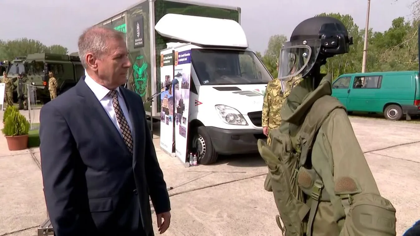 Új eszközöket kaptak a honvédségi tűzszerészek