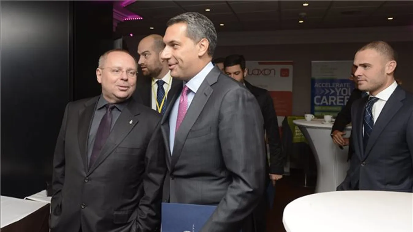 Lázár elbocsátásokat vetített előre