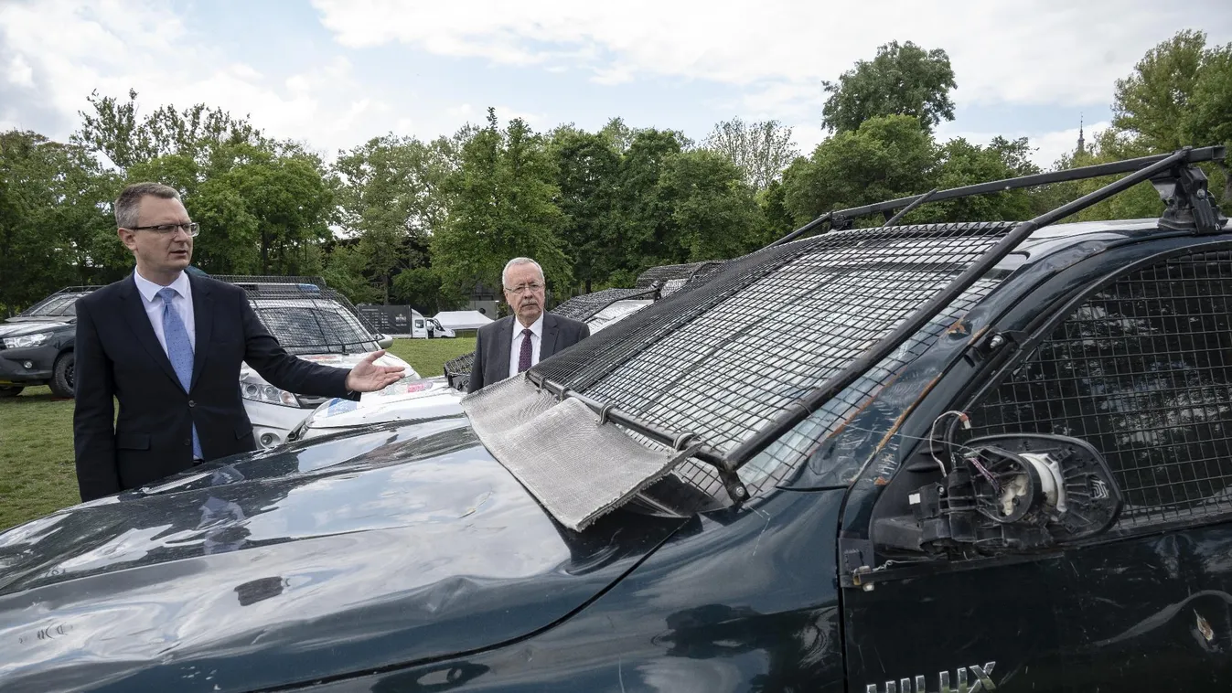 Itt vannak a bizonyítékai annak, hogy milyen agresszívek az illegális migránsok + képgaléria