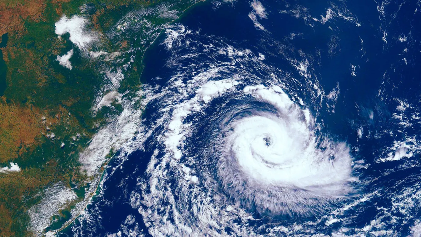 Százezreket evakuálnak a Fülöp-szigeteken a közelgő Vongfong tájfun útjából