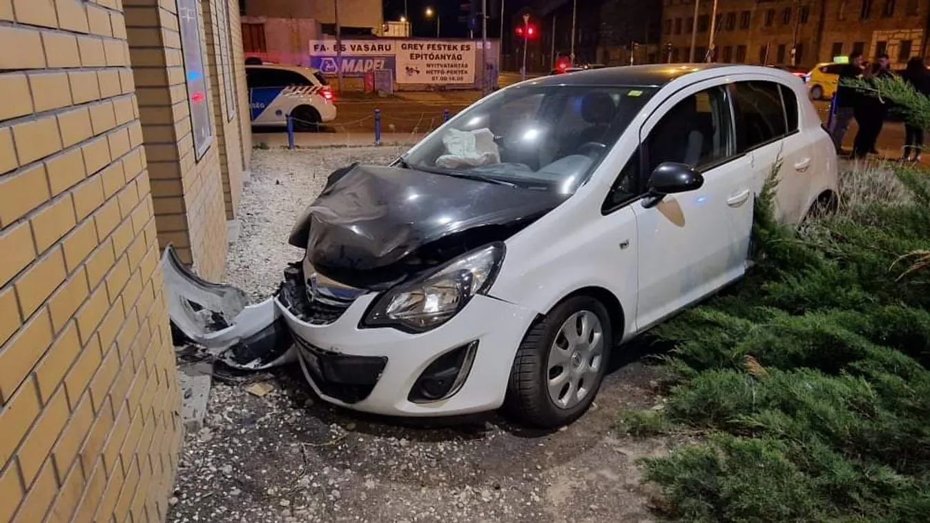 Három Corsa ütközött egy benézett jelzőlámpa miatt, az egyik a Tesconak hajtott a Soroksári úton