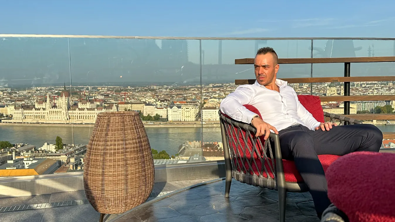 Új közösségi platformmal hóditja meg a magyar milliárdos vállalkozó a világot